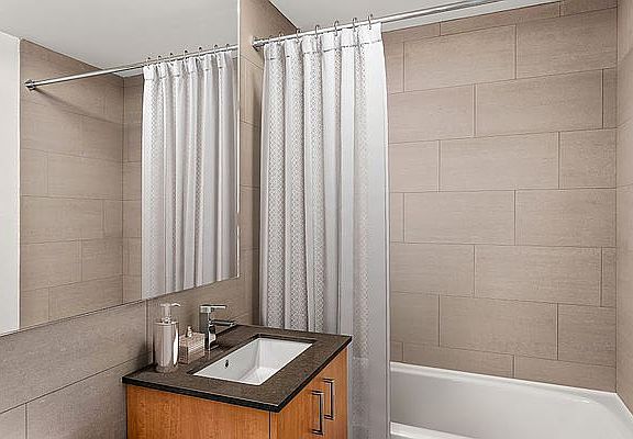4th image of 8 Spruce St APT 23U