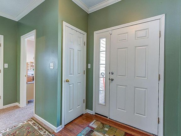 2nd image of 6924 Creekside Way
