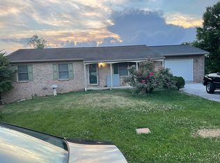 343 Chartridge Dr, Hagerstown, MD 21742