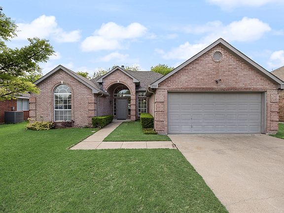 4th image of 3711 Sycamore Ln