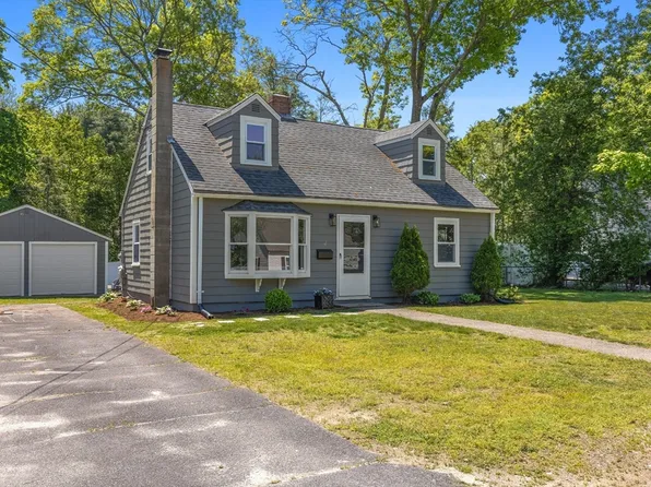 29 Doty Dr, Stoughton, MA 02072