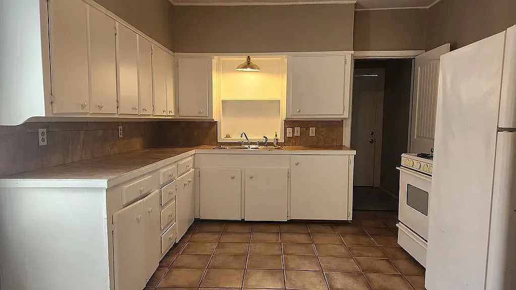 2 bed, 720 sqft, $1,295 — Photo 2