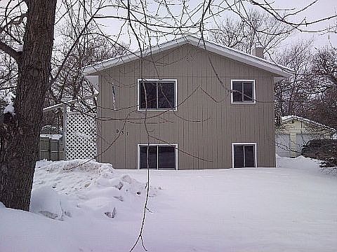 1st image of 931 3rd Ave S