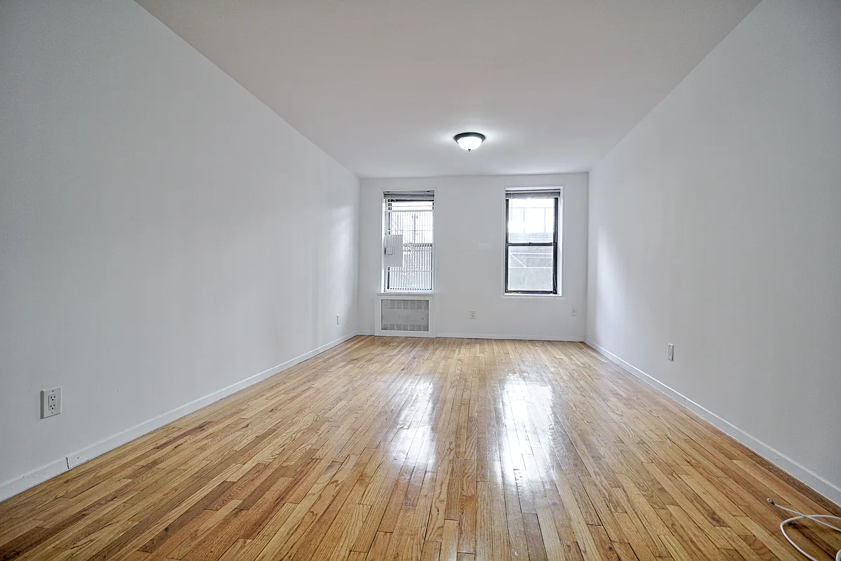 Building Photo - 311 E 25th St #1C