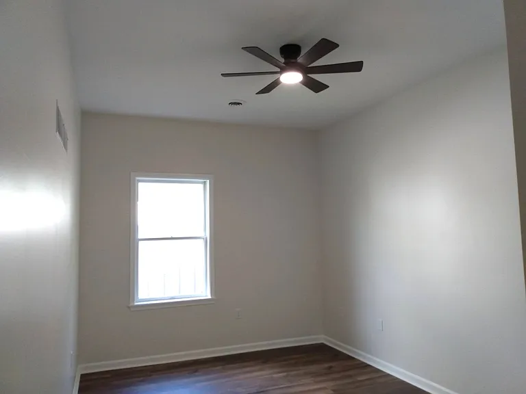 1400 Scotland Ave — Photo 11