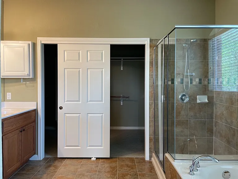 2409 Dovetail St — Photo 23