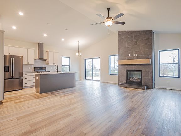 3rd image of 3101 Forestside Ln