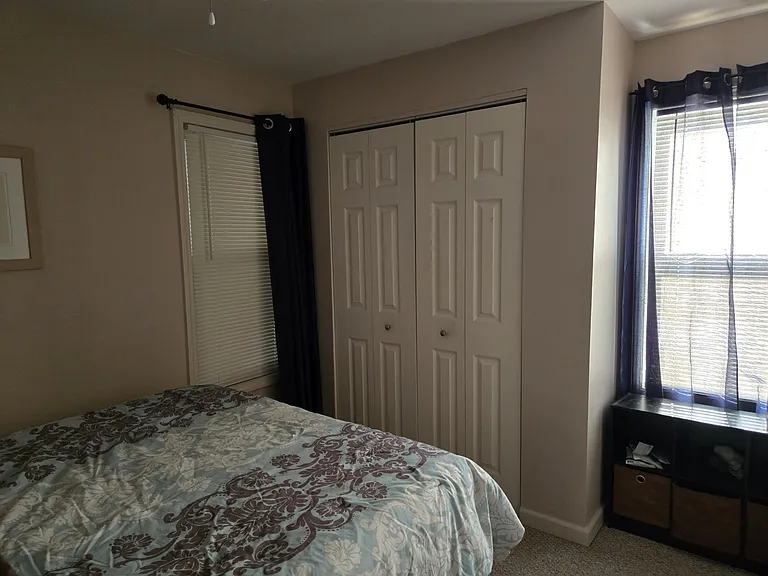 E Delavan Ave — Photo 12