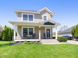 452 Waverly Ln, Howell, MI 48843