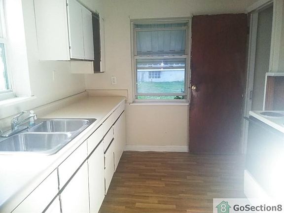 4th image of 10120 Grandview Ave