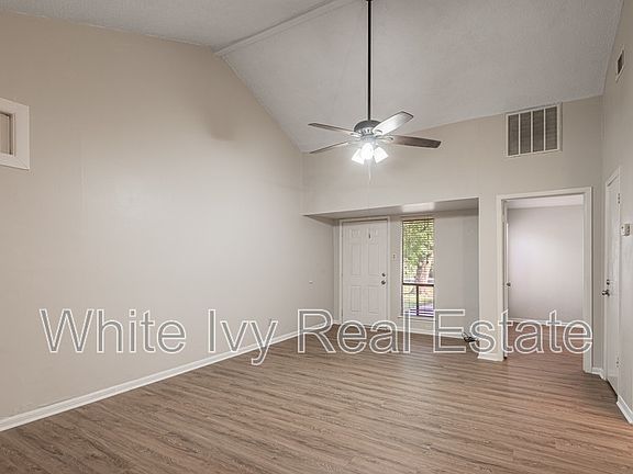 5th image of 74 Westwood Dr W