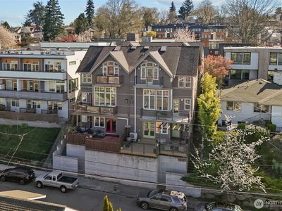 2200 11th Avenue W #A, Seattle, WA, 98119