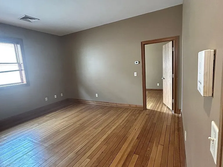122 W Main St #D — Photo 12