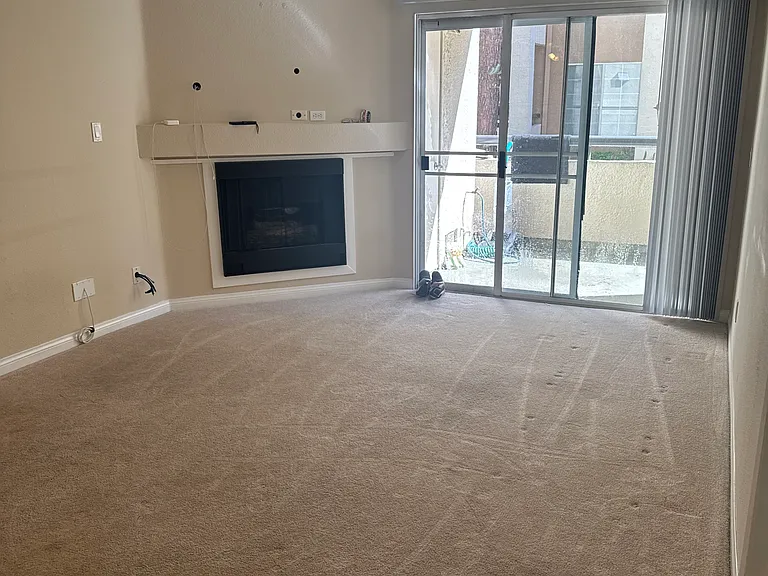 5530 Owensmouth Ave #110 — Photo 2