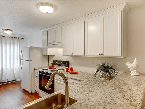 4th image of 160 Newport Way NW APT 49