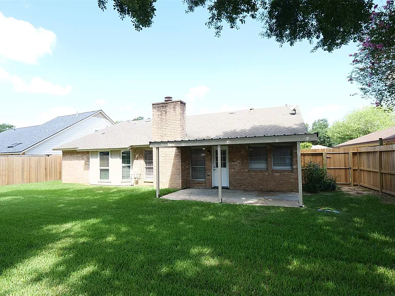 915 Comstock Springs Dr — Photo 24