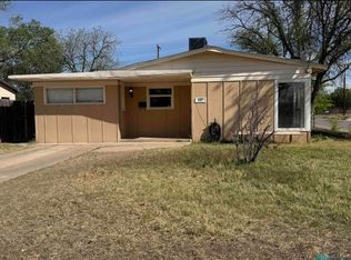 902 W Runyan Ave, Artesia, NM 88210