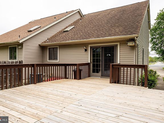 5th image of 2248 S Lincoln Ave #1
