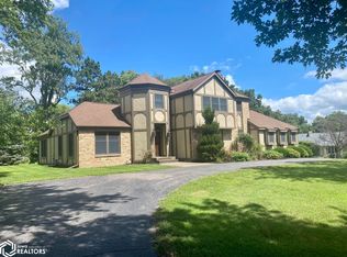 11256 Val Halla Ln, Burlington, IA 52601