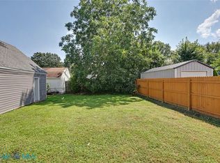2112 W Pembroke Ave, Hampton, VA 23664