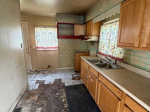 3rd image of 555 E Rudisill Blvd