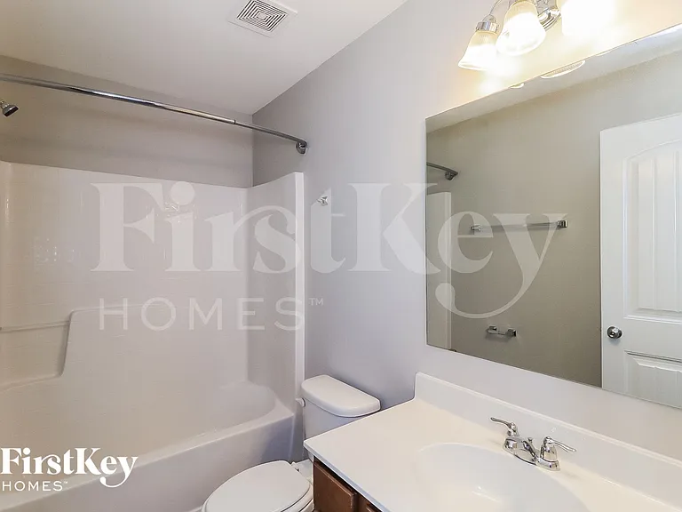 821 Harrison Dr — Photo 14