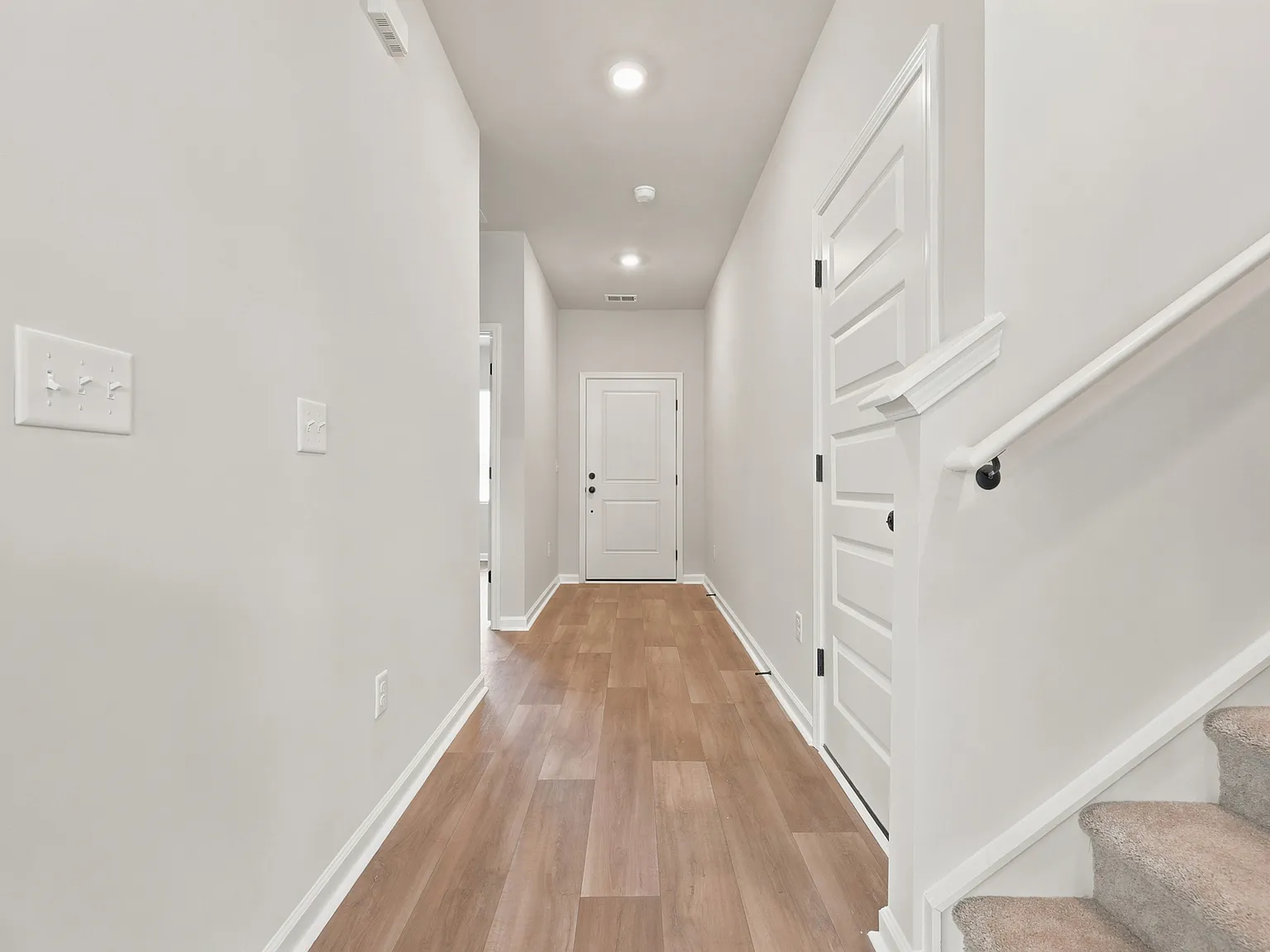 4 bed, 2.5 bath, 1835 sqft, $2,500 — Photo 4