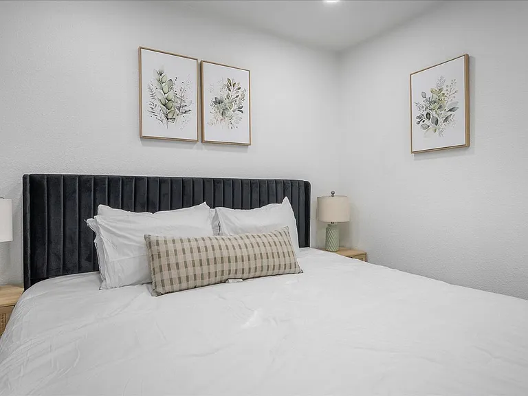 6413 Chimney Creek Cir — Photo 30