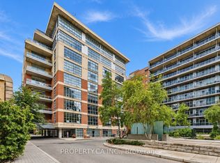 19 Brant St #509, Toronto, ON M5V2L2