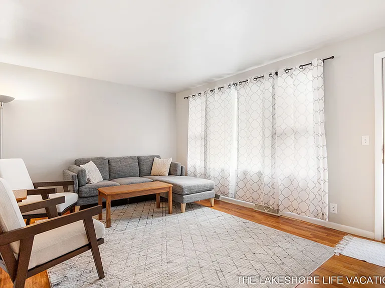 429 S Lakeshore Dr — Photo 13
