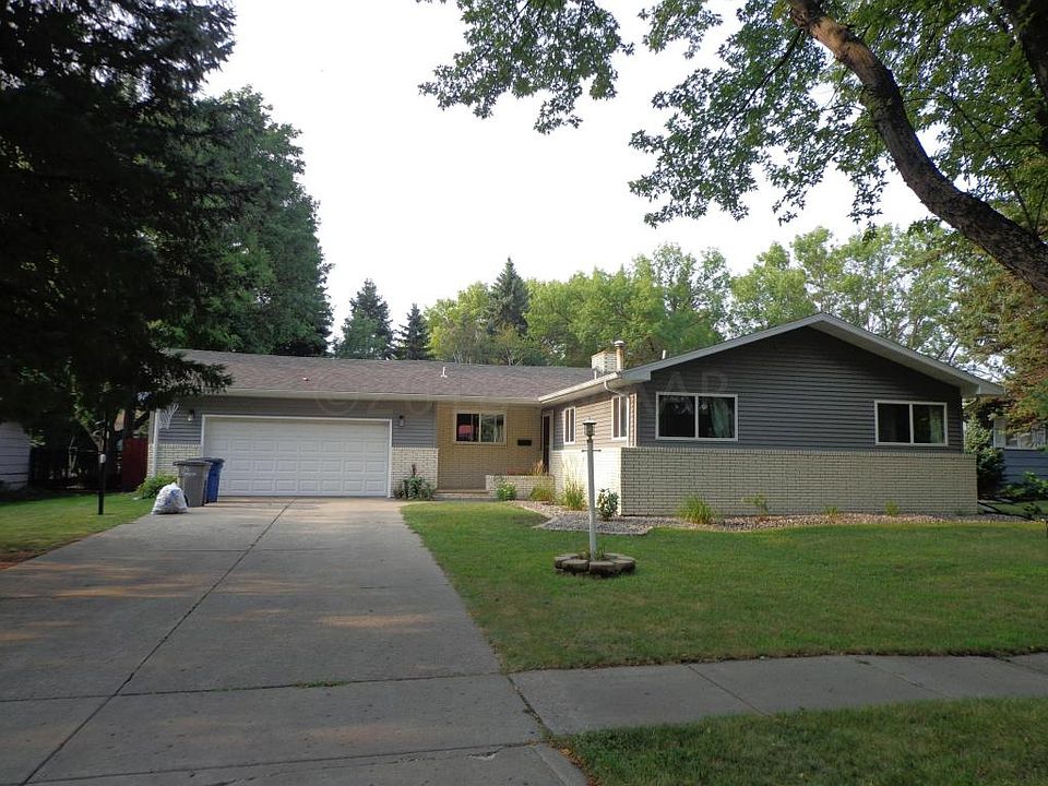 1st image of 1915 23rd Ave S