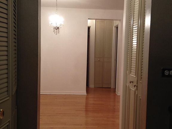 4th image of 420 W Aldine Ave APT 329