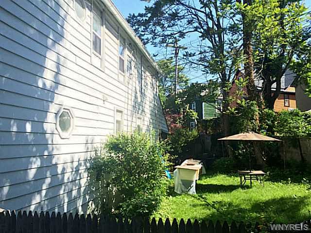 2nd image of 392 Summer St