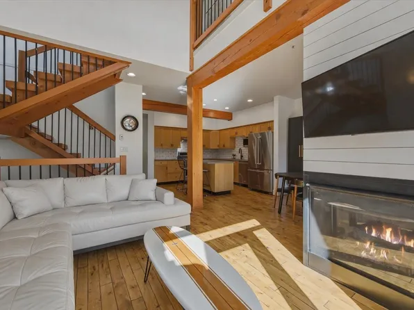 39758 Government Rd #22, Squamish, BC V8B 0G3