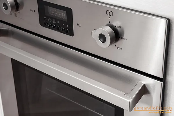 Sold by aptsandlofts.com | media 17