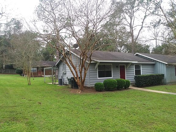 2nd image of 1627-1 Coombs Dr