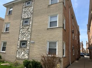5210 N Oakview St #2N, Chicago, IL 60656