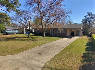 1733 Merry Oaks Dr, Fayetteville, NC 28304
