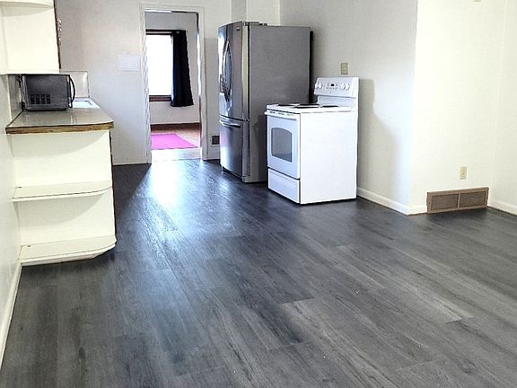 3rd image of 1131 S 5th Ave #1