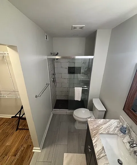 323 Edgewater Ln — Photo 5