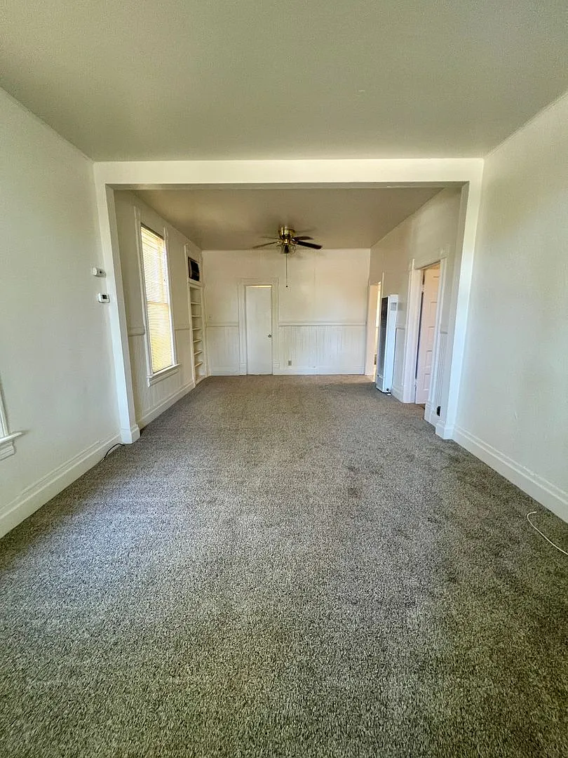 Downtown Red Bluff Victorian 3 bedroom 1 bath Home — Photo 2
