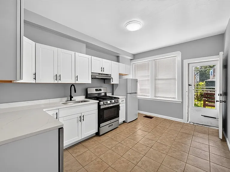 137 Shurtleff St #1 — Photo 10