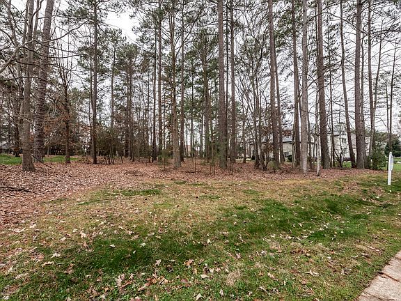 4th image of 158 Easton Dr