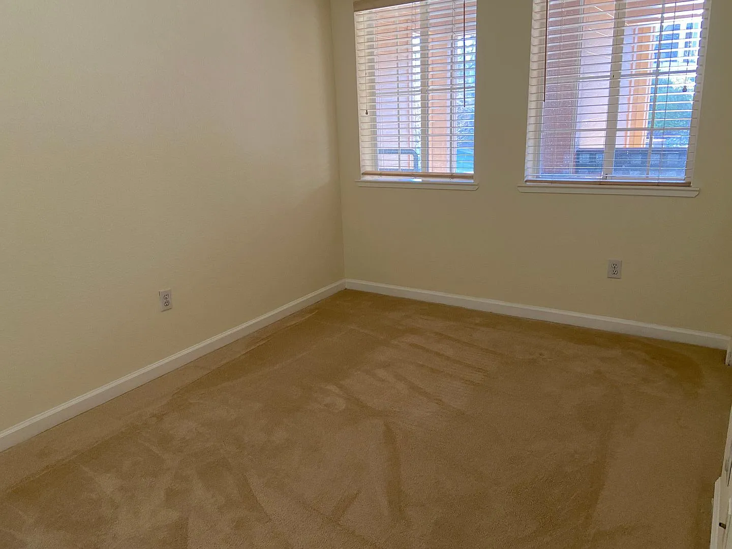 Spacious 3 bed/3 bath condo in San Ramon — Photo 3