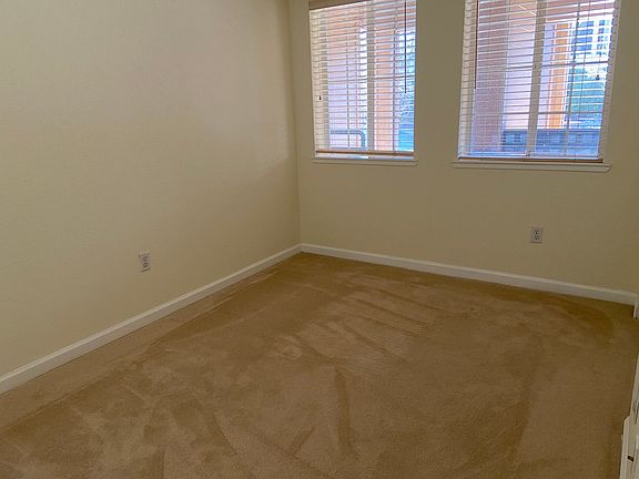 3rd image of 105 Stone Pine Ln