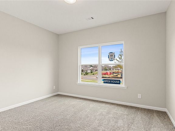 4th image of 9004 Saxon St