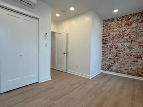 1723 N 25th St Floor 3, Philadelphia, PA 19121