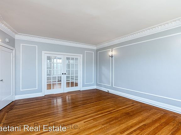 5th image of 1355 Bay St APT 5