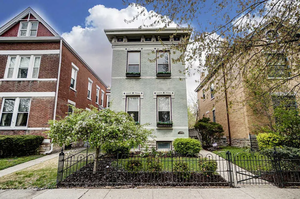 821 Park Ave photo 1