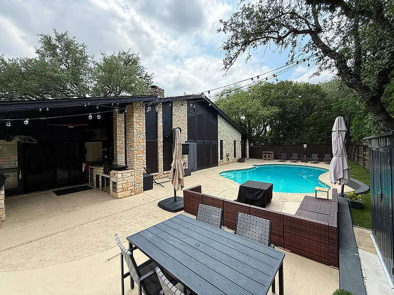 4501 Black Hickory Woods — Photo 32